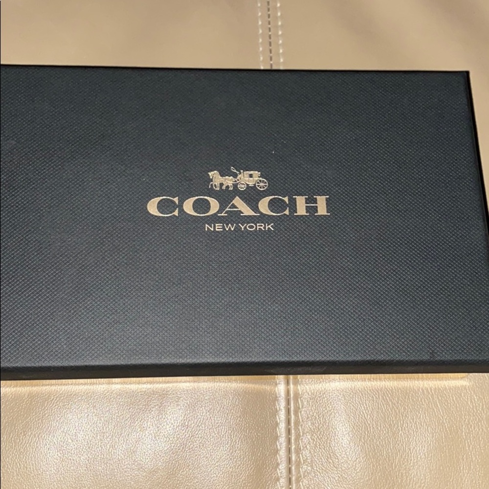 Hard times need to sell!! NWT Coach wristlet